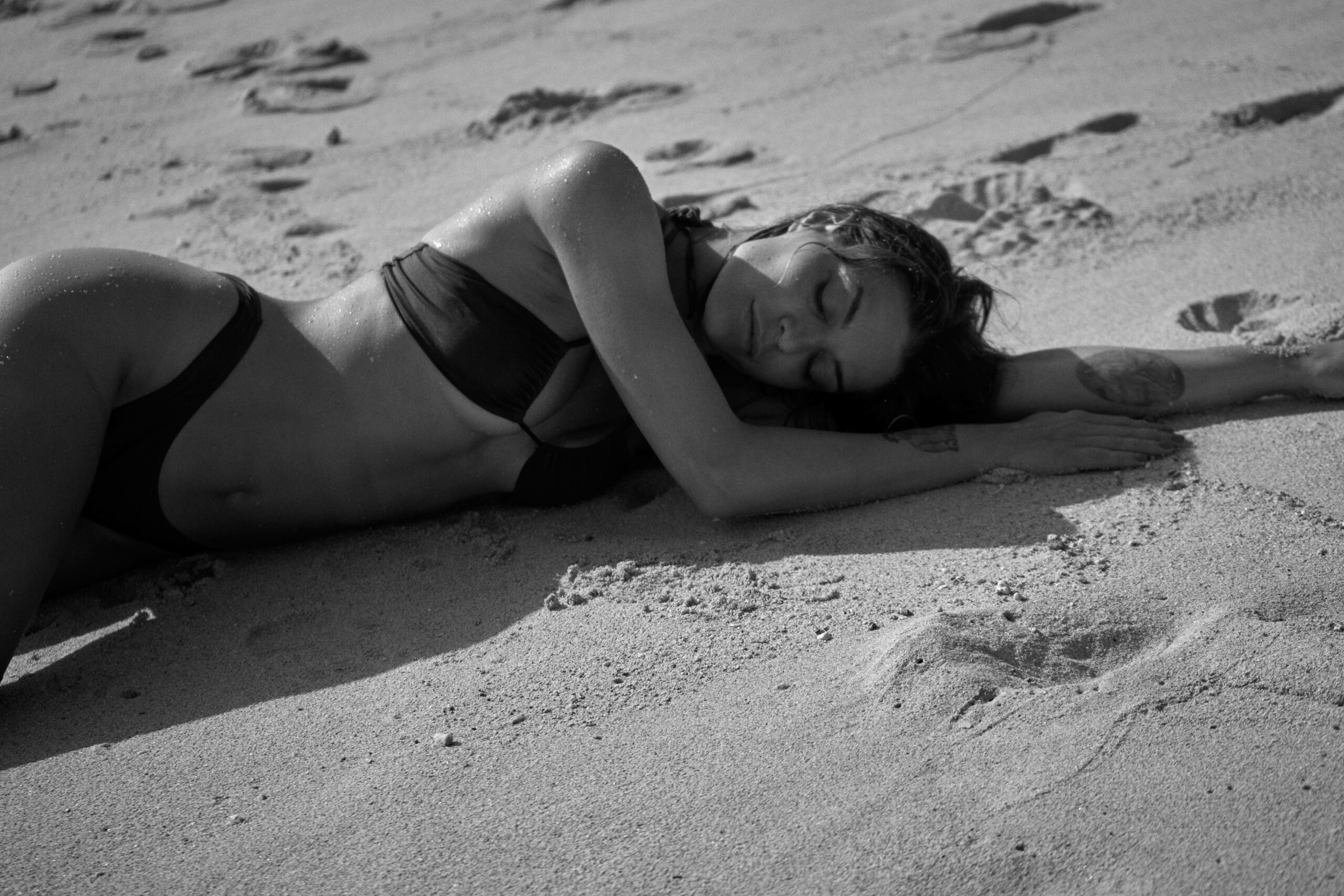 Kostenloses Stock Foto zu augen geschlossen, bikini, frau