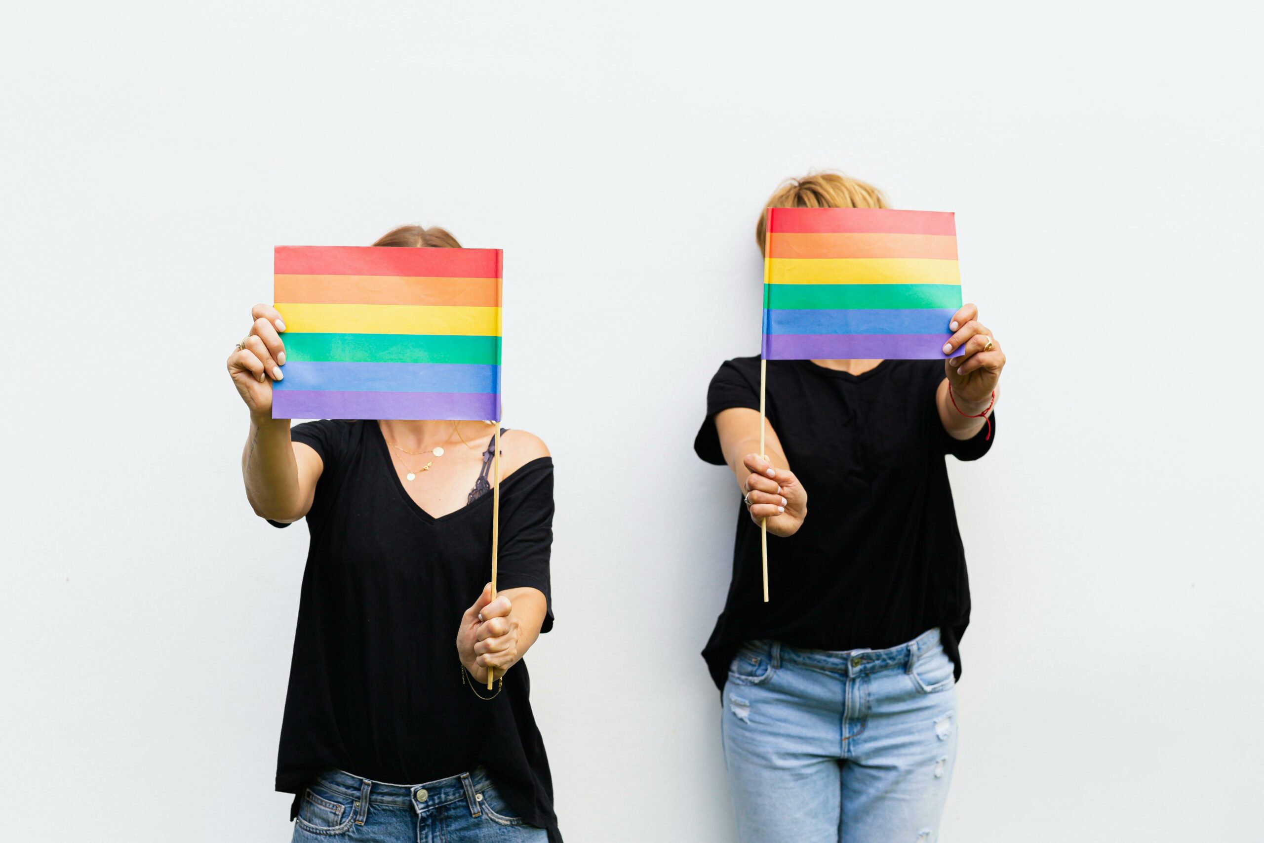 Kostenloses Stock Foto zu denim jeans, festhalten, frauen